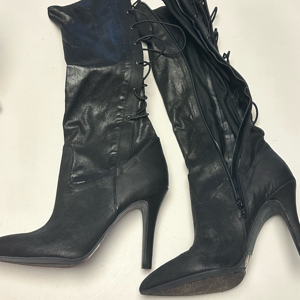 NIB BCBG knee length  high heels